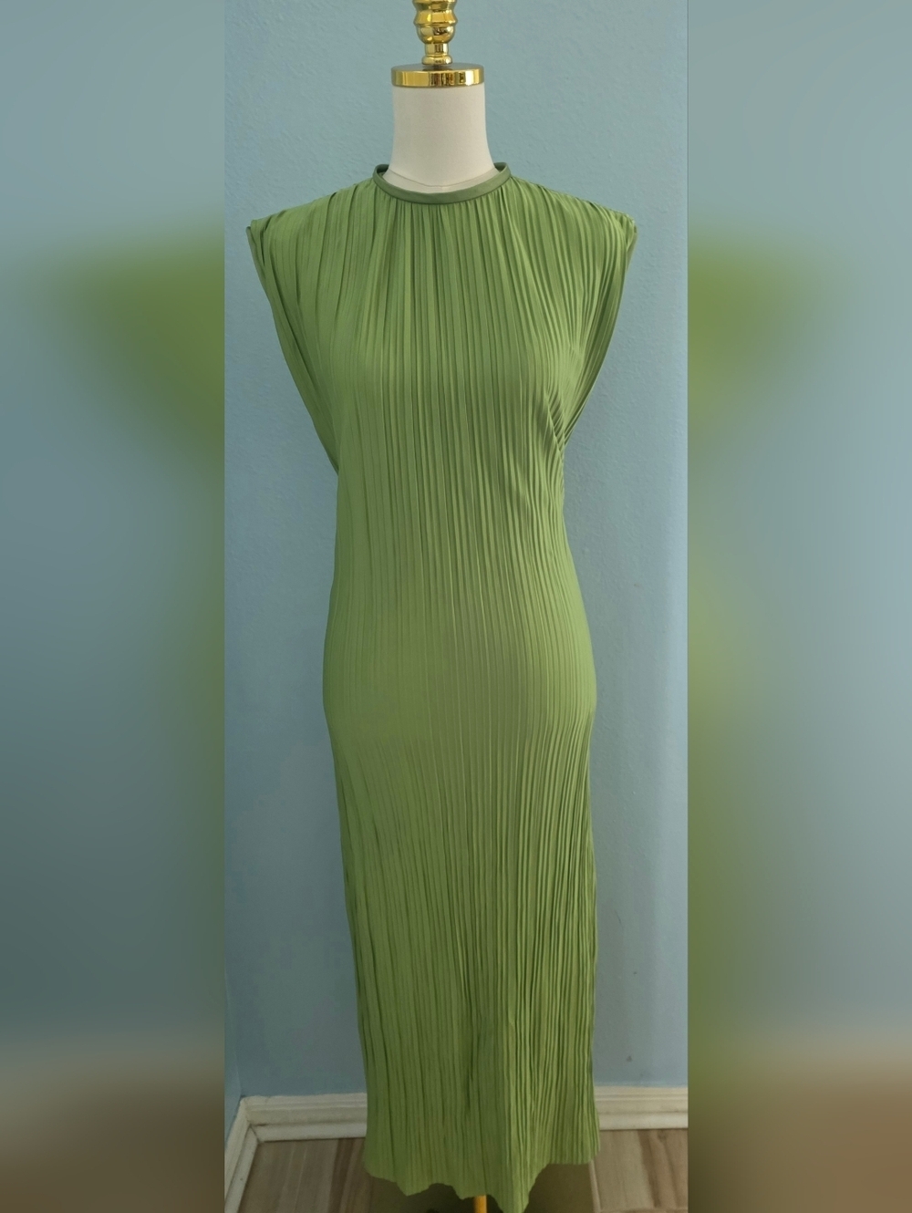 Atlein Green Pleated Midi Dress
